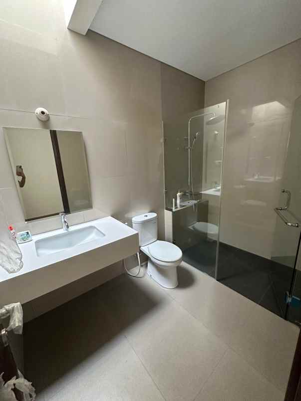 dijual rumah suvarna sutera cluster eldora