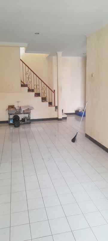 dijual rumah taman cimanggu