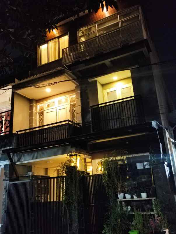 dijual rumah taman harapan baru