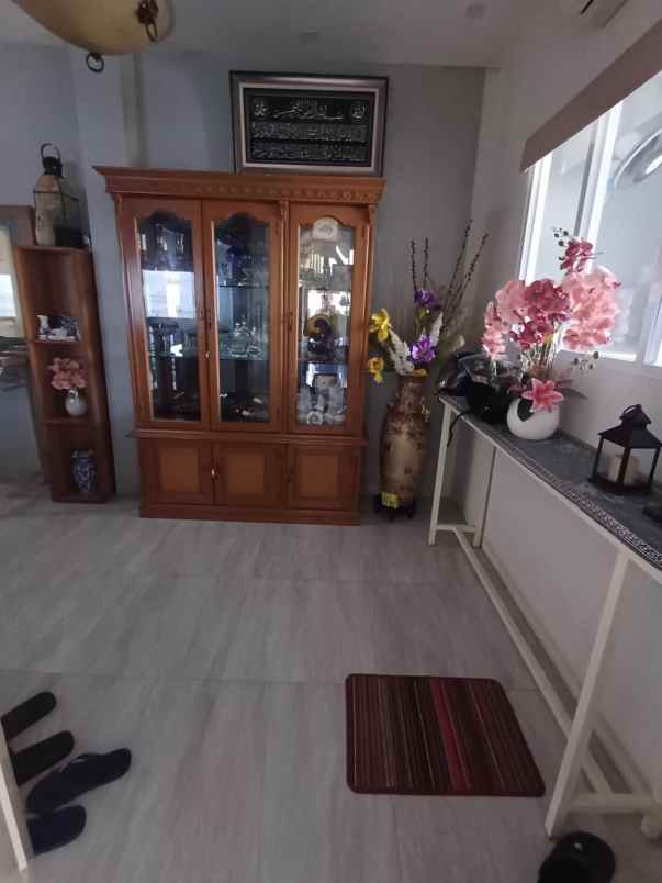 dijual rumah taman harapan baru