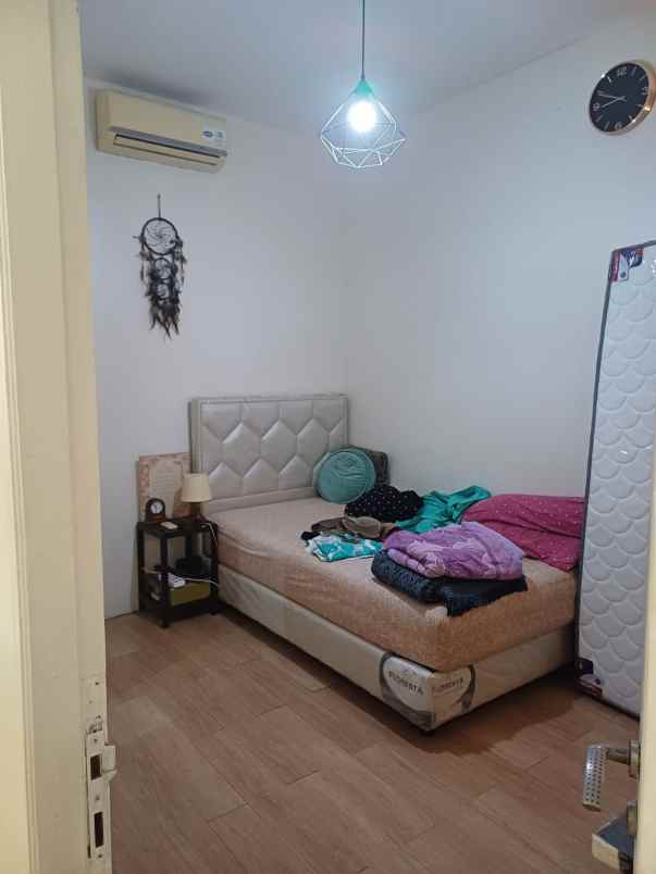 dijual rumah taman harapan baru