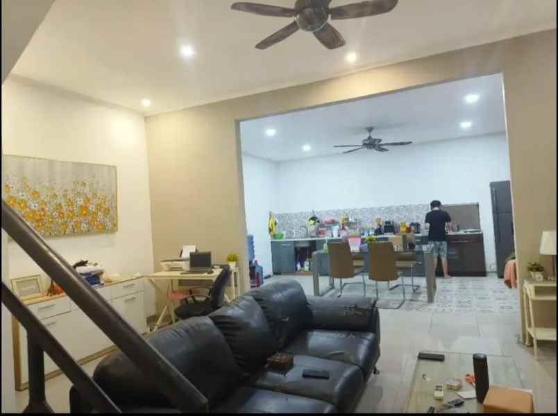 dijual rumah taman harapan baru thb