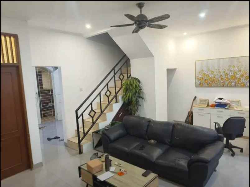 dijual rumah taman harapan baru thb