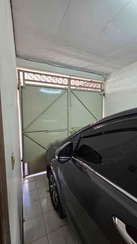 dijual rumah taman holis indah