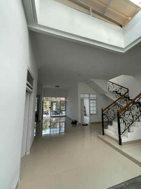 dijual rumah taman kopo indah 2