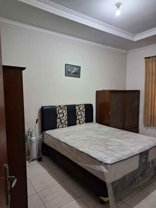 dijual rumah taman kopo indah 3