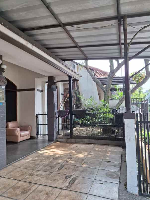 dijual rumah taman kopo indah 3