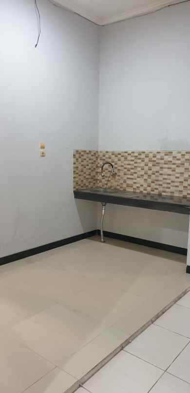 dijual rumah taman kopo indah