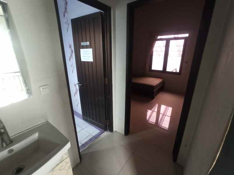 dijual rumah taman kopo indah