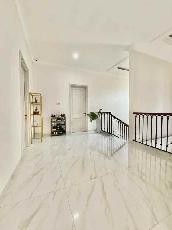 dijual rumah taman puspa raya