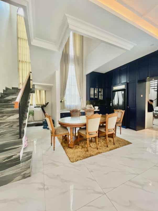 dijual rumah taman puspa raya