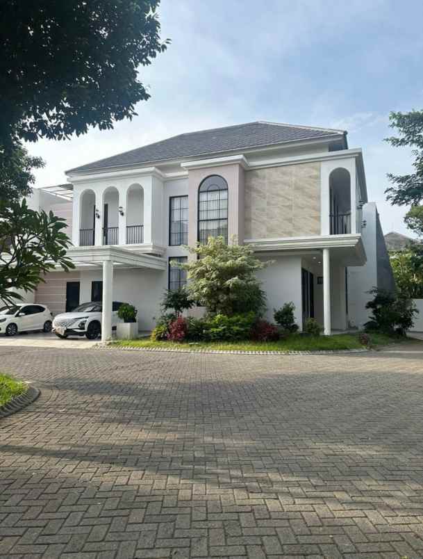 dijual rumah taman puspa raya citraland