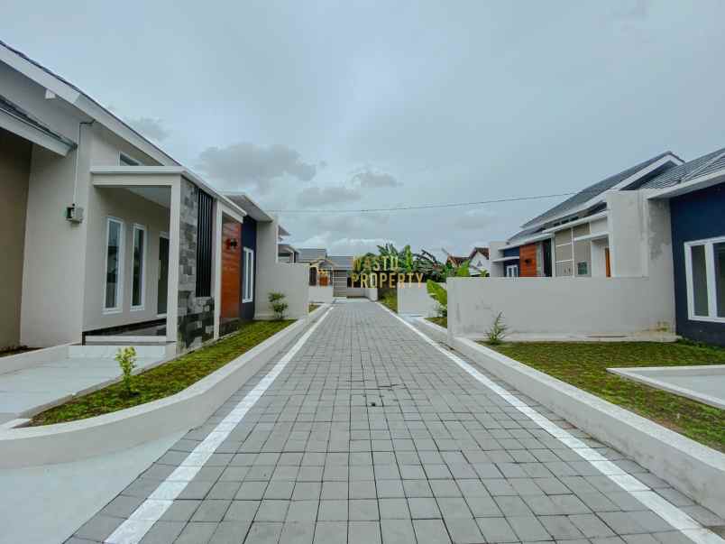 dijual rumah tamanmartani kalasan