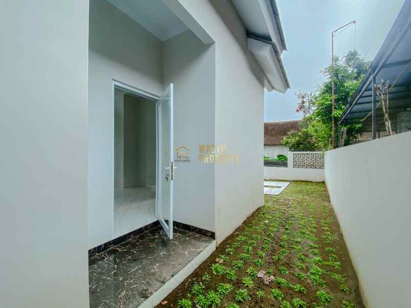 dijual rumah tamanmartani kalasan