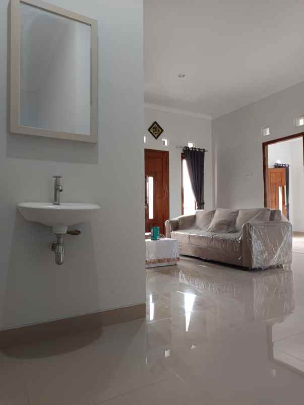 dijual rumah tamanmartani kalasan sleman