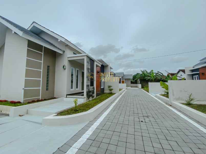 dijual rumah tamanmartani kec kalasan