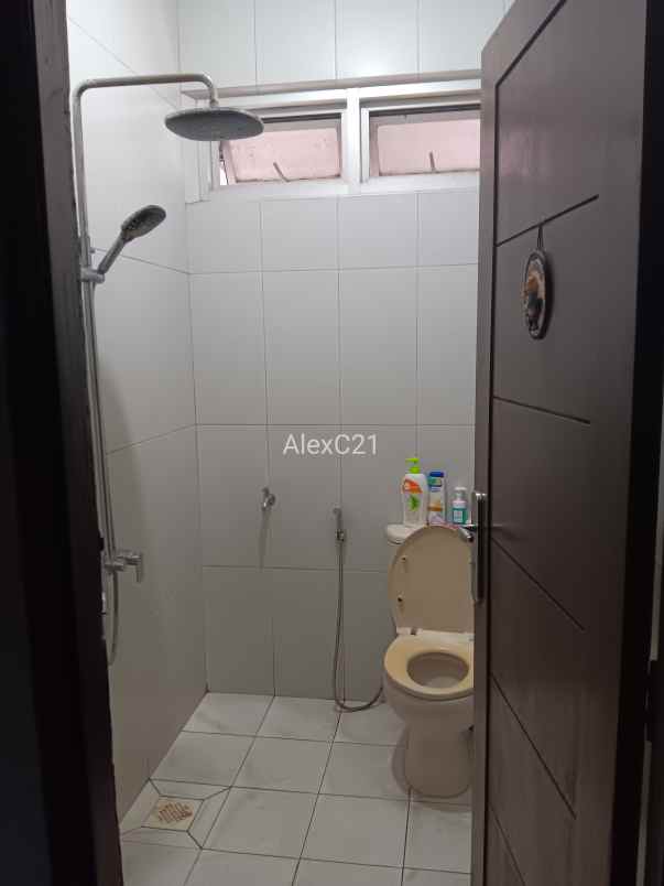 dijual rumah tb simatupang