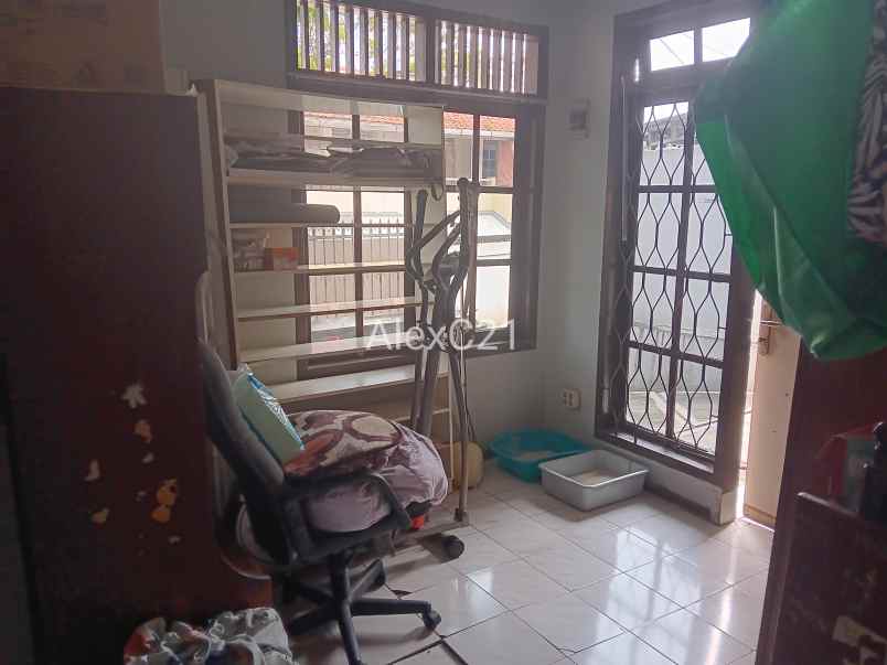 dijual rumah tb simatupang