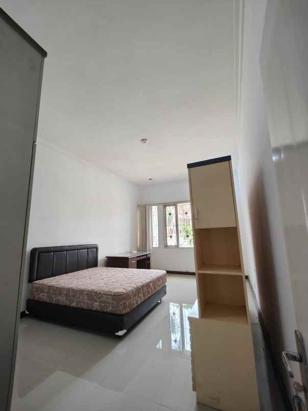 dijual rumah turun harga siap huni lokasi araya malang