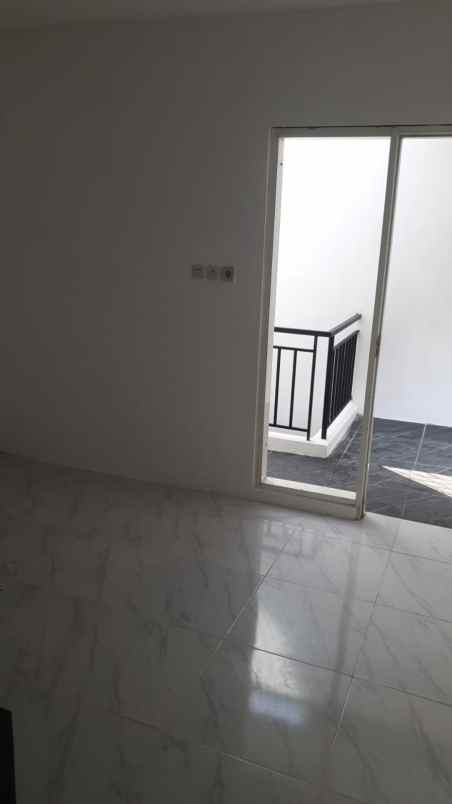 dijual rumah twr
