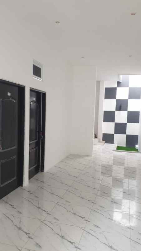 dijual rumah twr