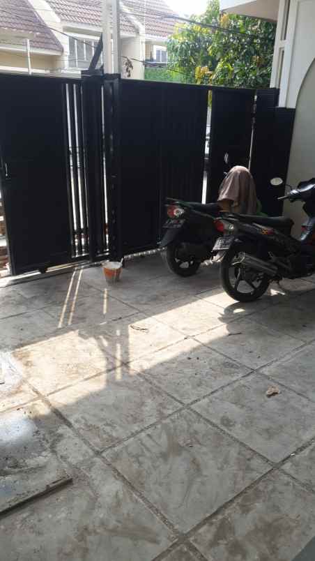 dijual rumah twr