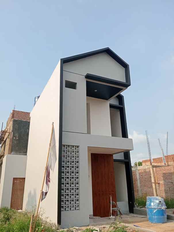 dijual rumah uniqo cluster serpong jl