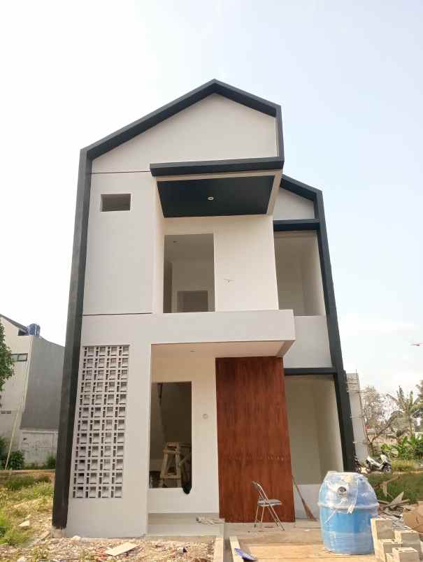 dijual rumah uniqo cluster serpong jl