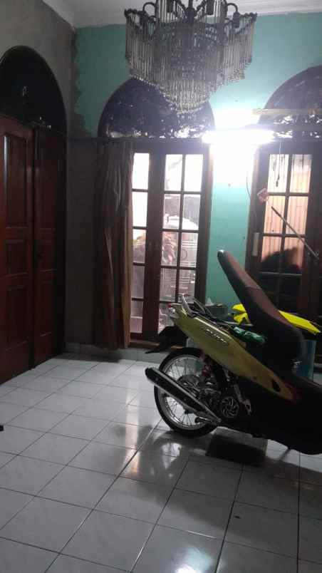 dijual rumah utan kayu utara