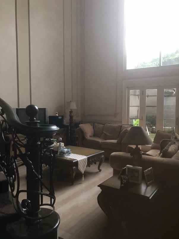 dijual rumah vbr 2 pakuwon indah