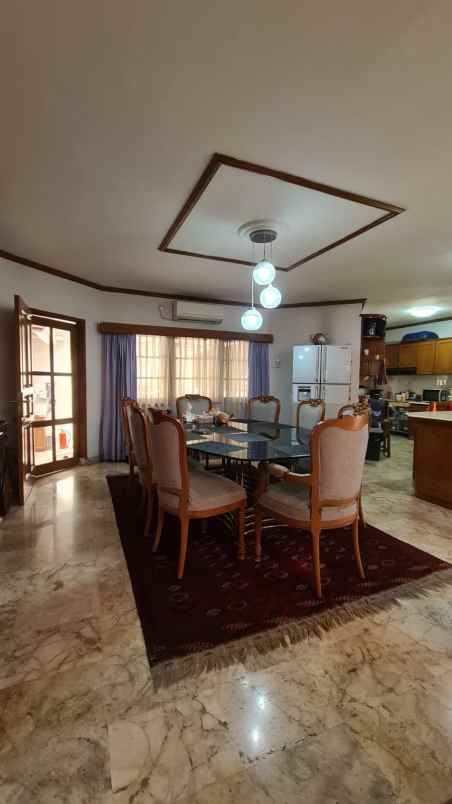 dijual rumah vila delima