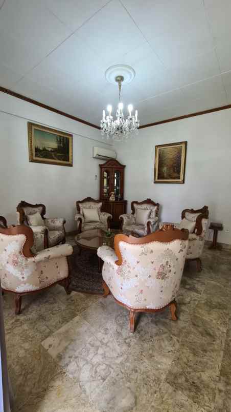 dijual rumah vila delima