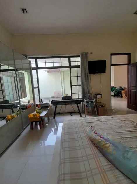 dijual rumah villa bukit mas