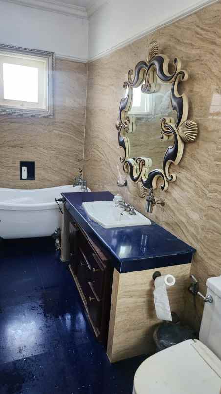 dijual rumah wisma bukit mas