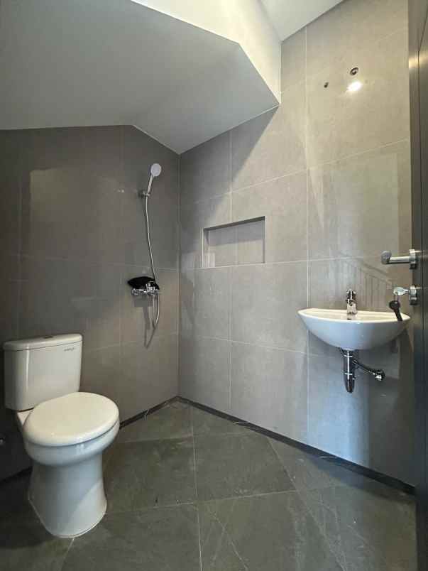 dijual rumah wisma mukti klampis
