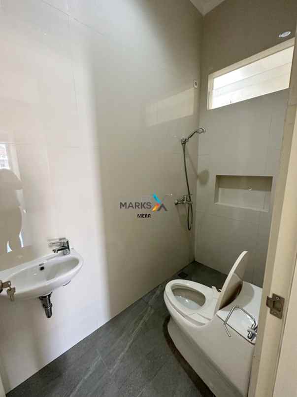 dijual rumah wisma permai