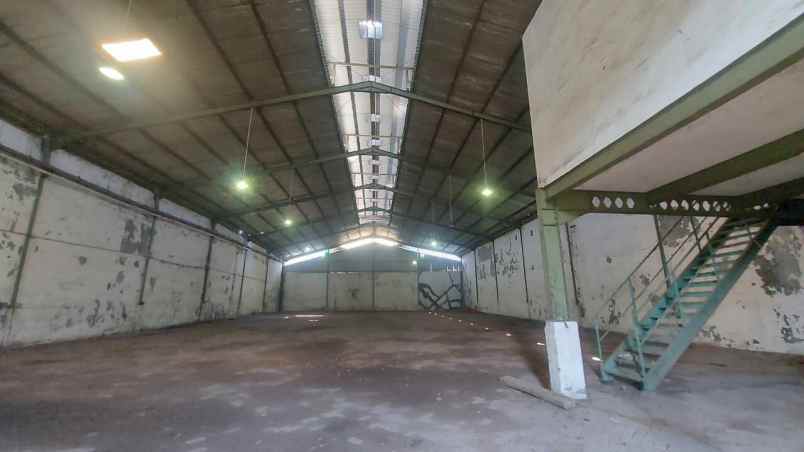 dijual sewa gudang di surabaya