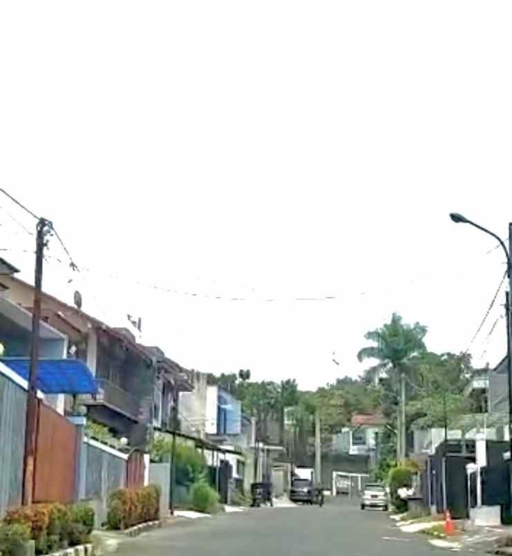 dijual tanah komplek parahyangan permai