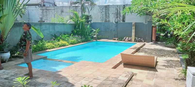 dijual villa daerah lovina sentral