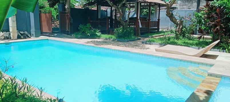 dijual villa daerah lovina sentral