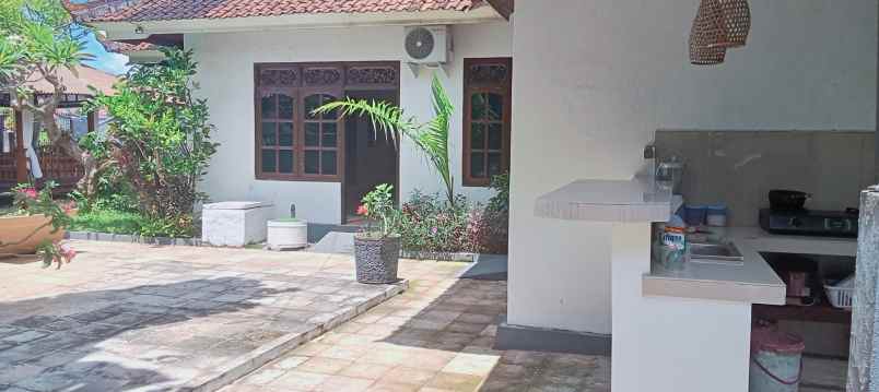 dijual villa daerah lovina sentral