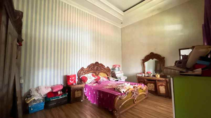 dijual villa jl babakan peuteuy