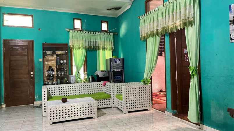 dijual villa jl babakan peuteuy