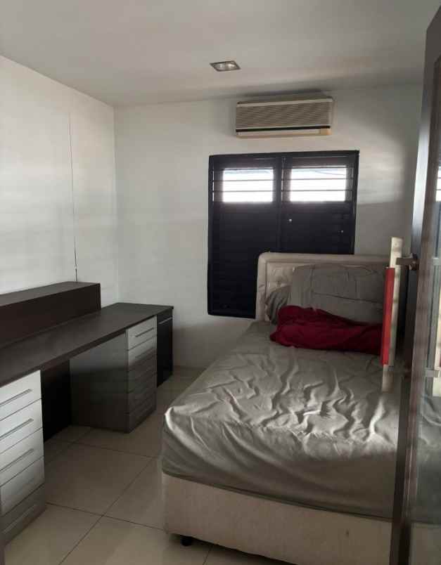 dijual villa komplek cemara asri jalan