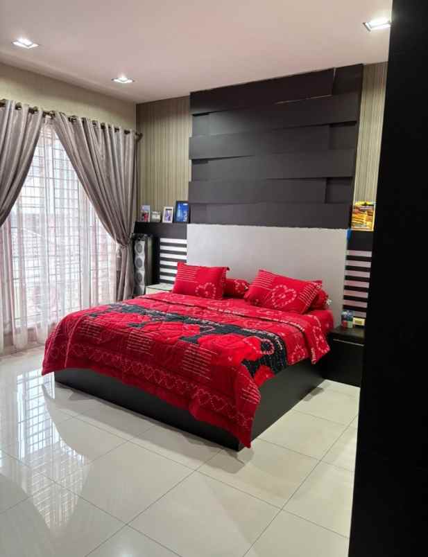 dijual villa komplek cemara asri jalan