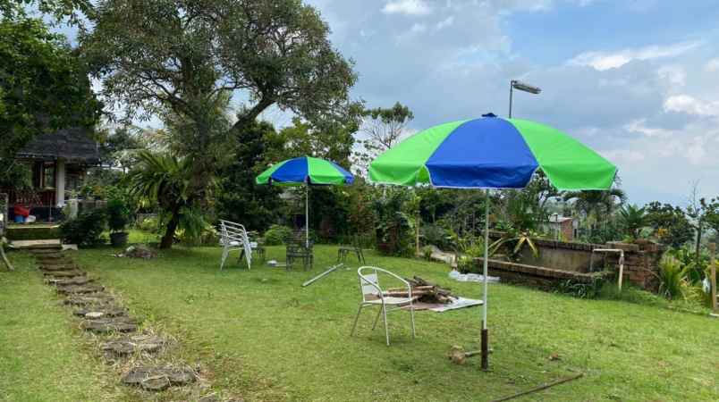 dijual villa sukakarya kec megamendung