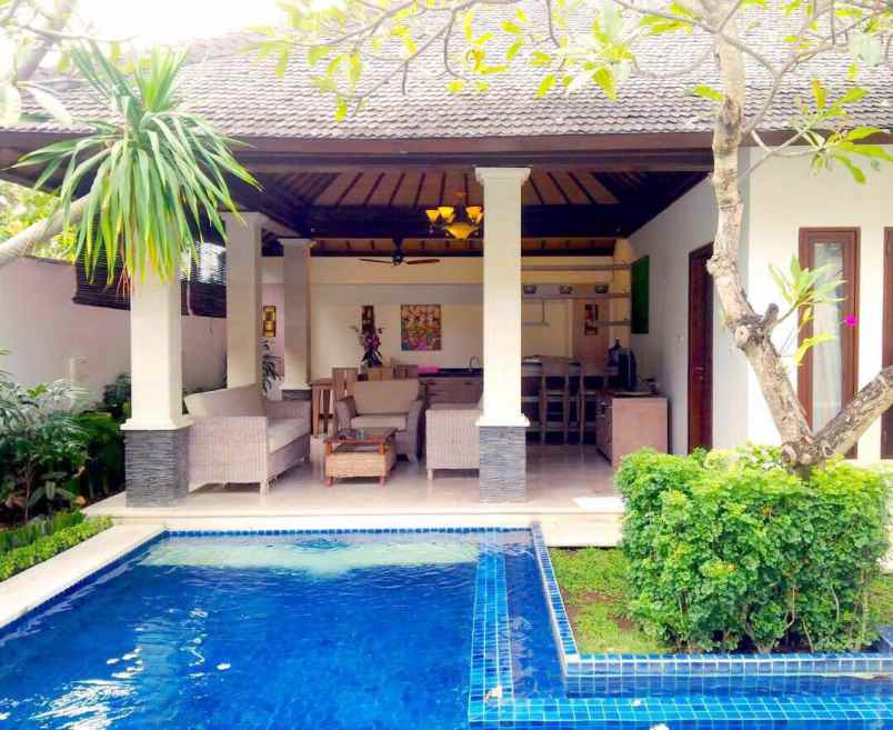 dijual villa umalas badung bali