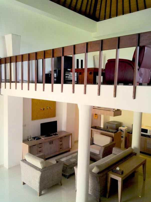 dijual villa umalas badung bali