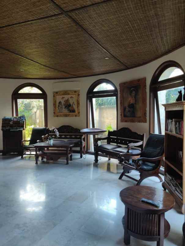 dijual villa umalas lestari