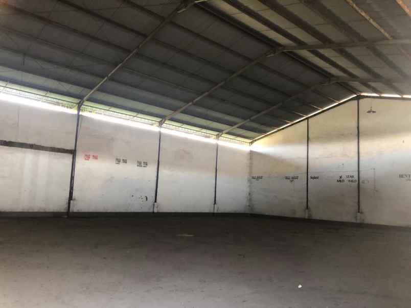 disewakan gudang siap pakai di dekat bunderan waru